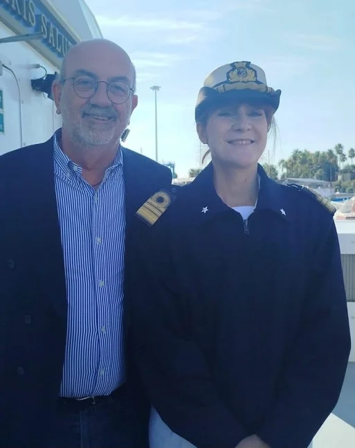 Il Presidente della U.S. Sambenedettese Vittorio Massi ringrazia il Comandante Alessandra Di Maglio rivolgendole un caloroso saluto e “buon vento”
