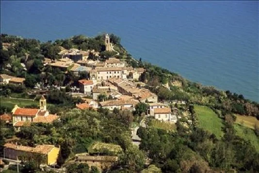 APERTO DA OGGI IL BANDO ACCOGLIENZA 2024: OLTRE 4 MILIONI PER I PROGETTI E GLI EVENTI NEI COMUNI
