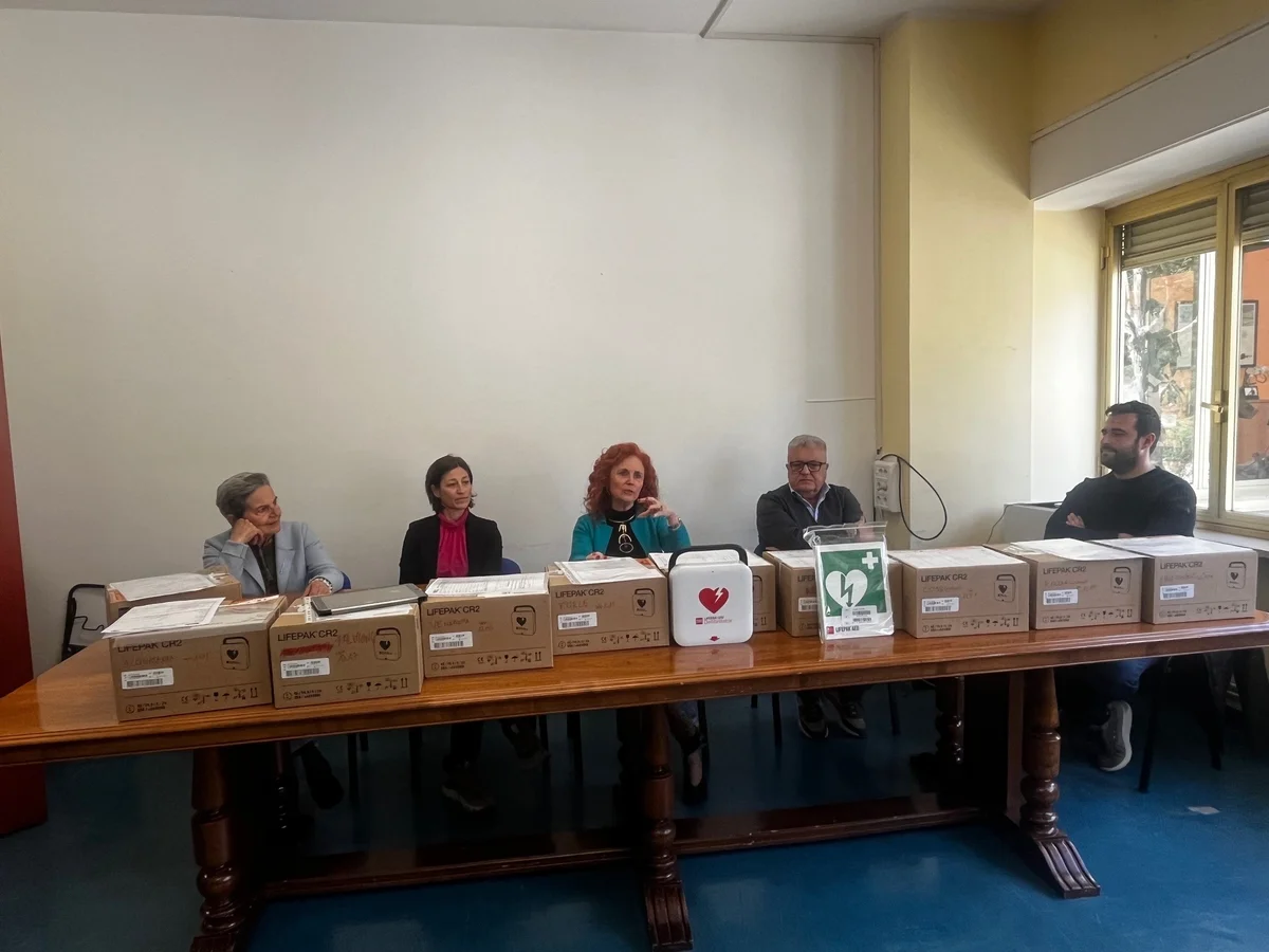Consegnati i defibrillatori a 10 Comuni delle aree interne del Piceno