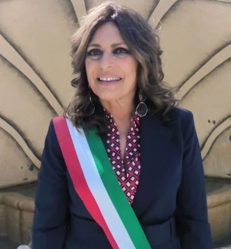 Luciana Barlocci candidata nella circoscrizione di Ascoli nella Lista civica “Progetto Marche vive” a sostegno di Matteo Ricci Presidente