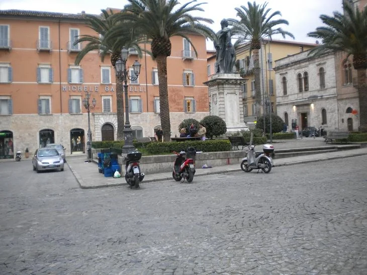 Ascoli Piceno - Al via la riqualificazione della storica piazza Roma