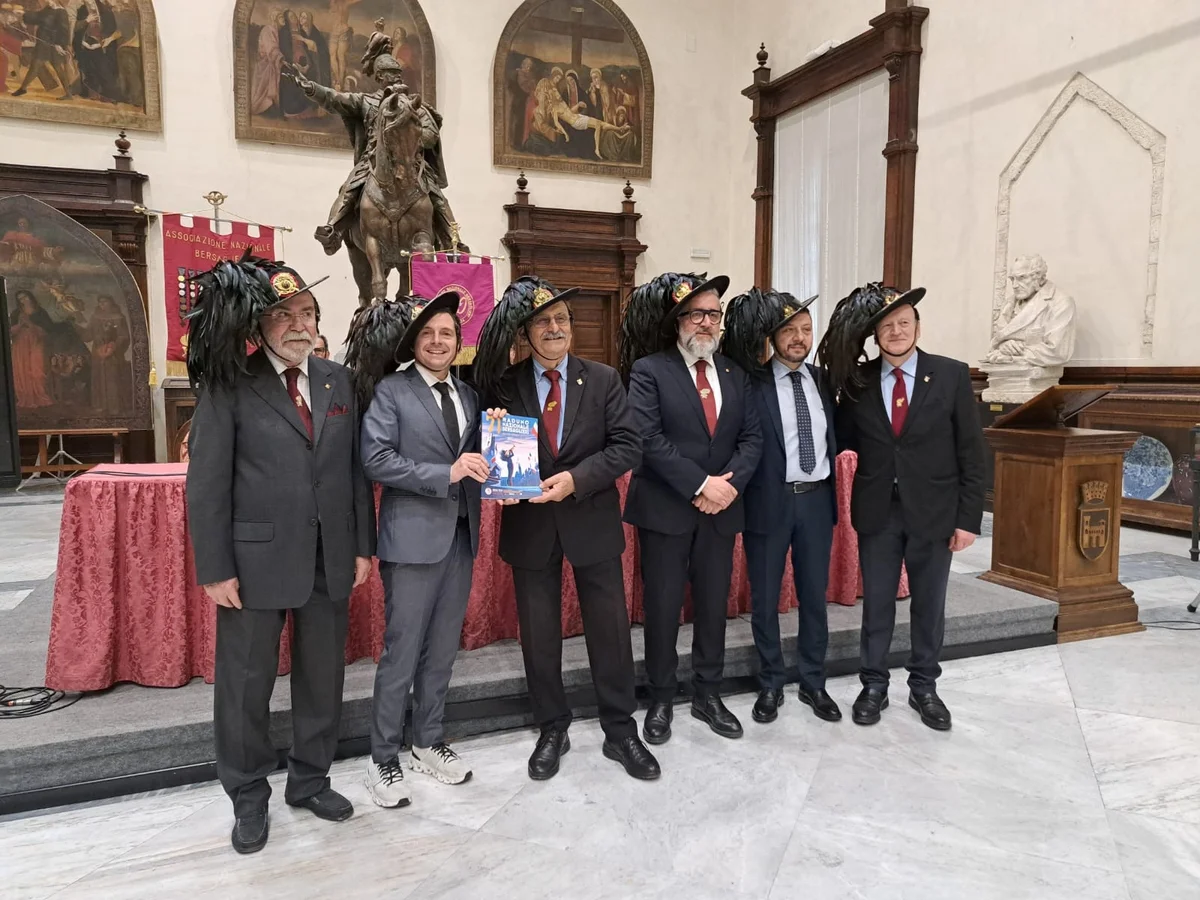 Ascoli Piceno - Con l'alzabandiera ha preso il via il Raduno Nazionale dei Bersaglieri