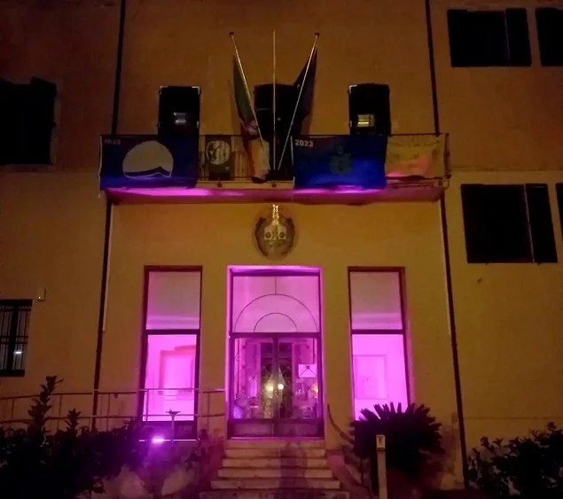 Il Comune di Grottammare si unisce alla Campagna Nastro Rosa AIRC