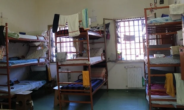 Tensione nel carcere di Ascoli Piceno, due detenuti accoltellati