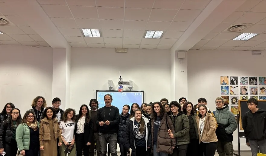 Il Club lettori ha incontrato lo scrittore Matteo Nucci. Al Liceo Rosetti l’autore di "Il grido di Pan"