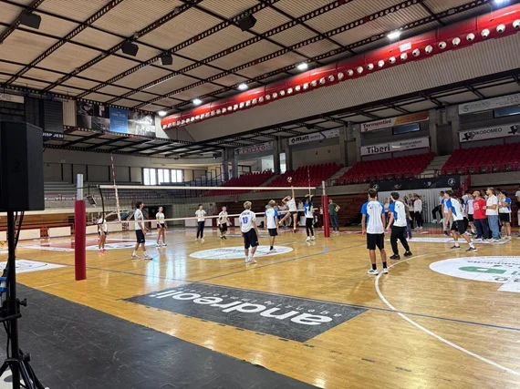 Studenti in campo con la Nazionale Sordi: a Jesi lo sport parla il linguaggio dell'inclusione