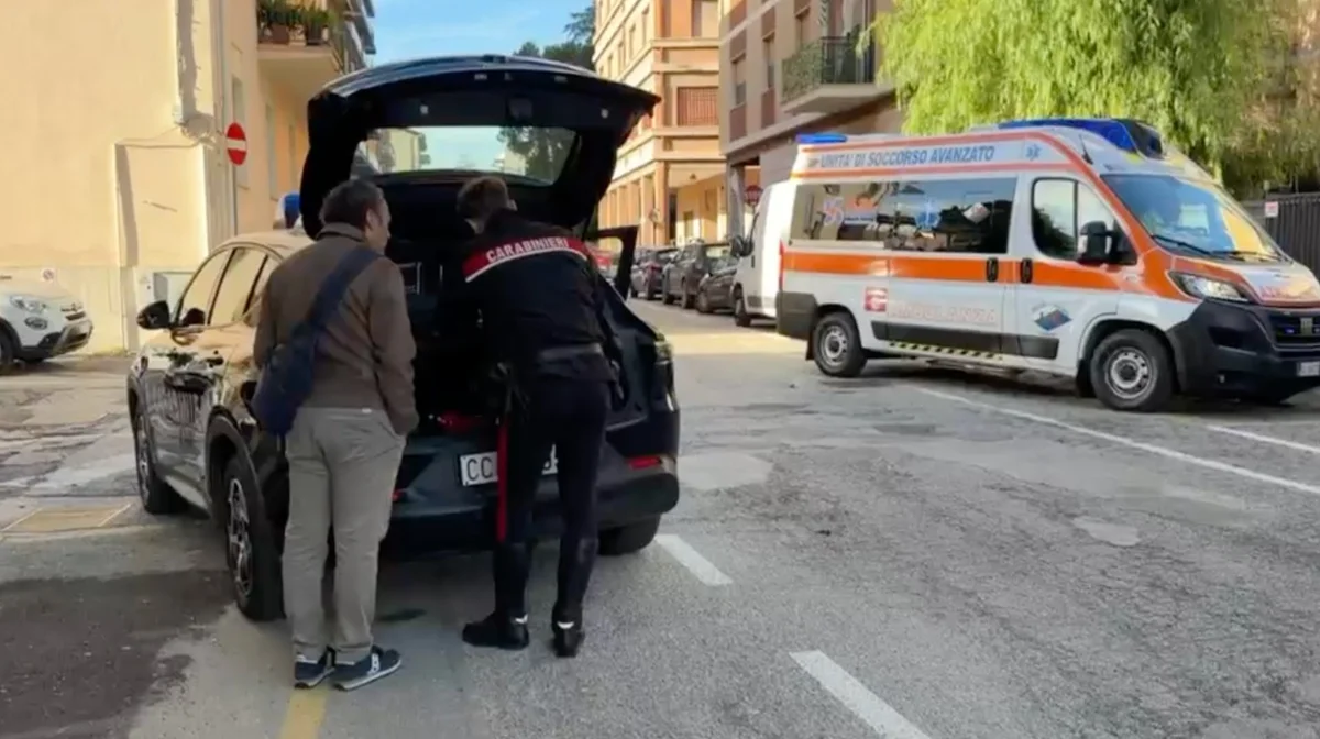 Teramo: minorenne aggredisce a colpi di martello frangi-vetro un coetaneo