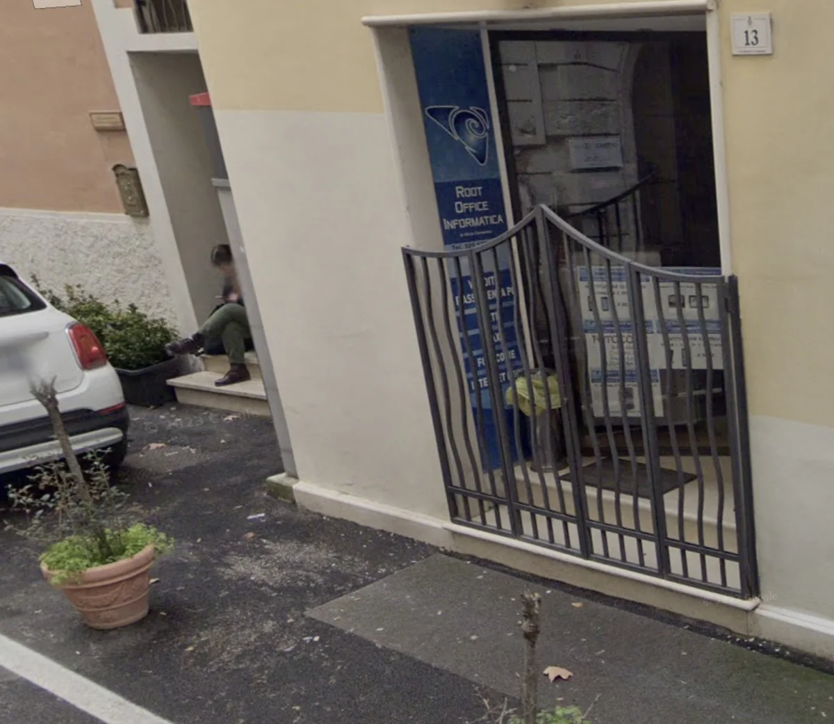 Teramo. Il cadavere di un uomo ritrovato nel suo negozio. In corso le indagini