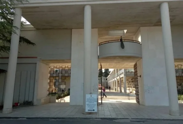 Ascoli Piceno - Festività di Ognissanti, in leggero aumento i prezzi dei fiori al cimitero