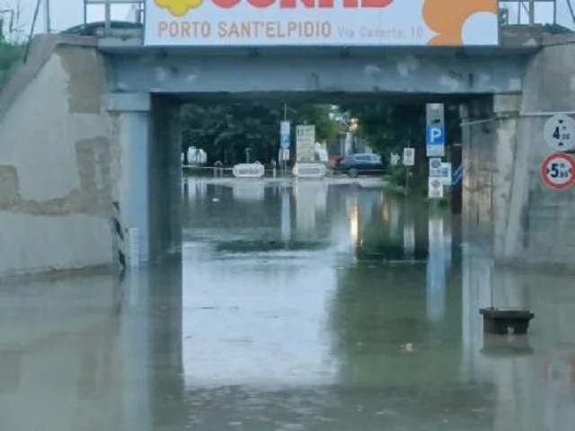Maltempo, allagamenti sulla costa fermano-maceratese
