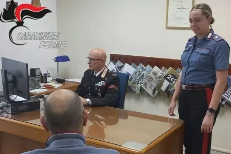 Paga la camera con un bonifico falso e scompare, denunciato