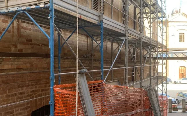 Cantieri fantasma, partono le sanzioni a chi non li smonta 