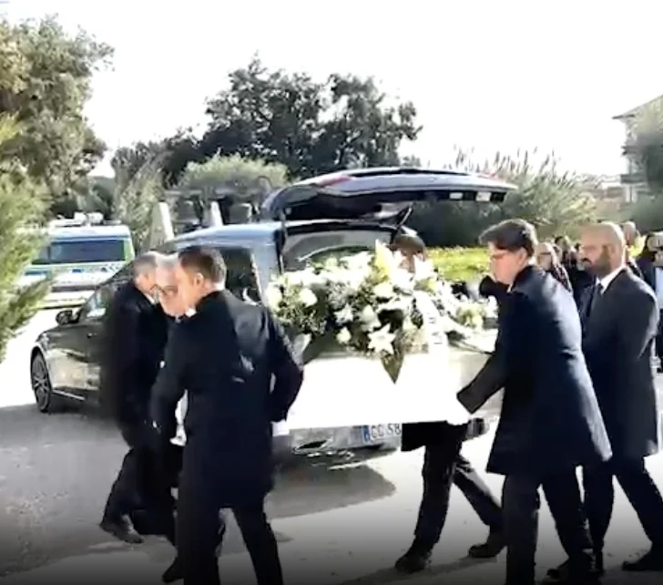 Si sono svolti questa mattina, a Tortoreto, i funerali di Edoardo
