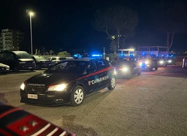 Evaso dai domiciliari viene fermato dai Carabinieri in un night club