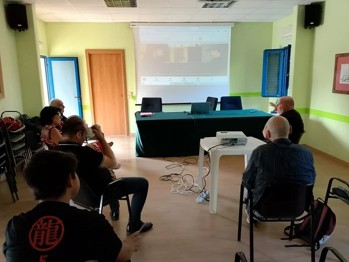 Un corso di informatica della nuova associazione “Semi di Futuro”