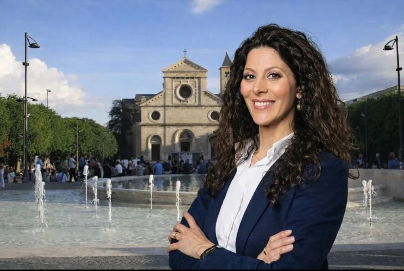 LEGA AVEZZANO: IN CAMPO LA DOCENTE DI DIRITTO ED ECONOMIA MARIA LORETA MONTAGLIANI, "UNA CITTÀ DOVE I GIOVANI POSSANO COSTRUIRSI UN FUTURO E DOVE OGNI QUARTIERE SIA VISSUTO CON ORGOGLIO"