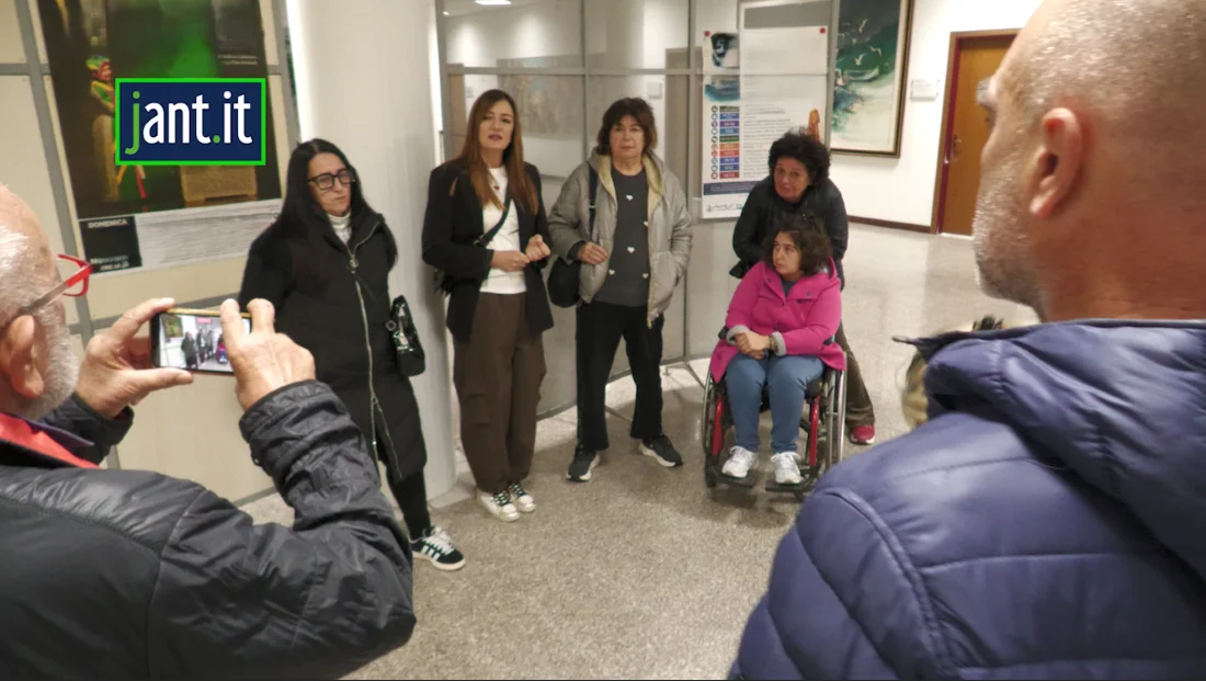 Tolte ore di assistenza scolastica e domiciliare a ragazzi con disabilità grave