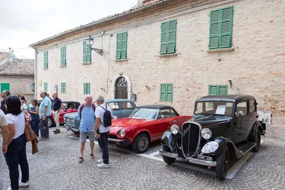 Monteprandone ha ospitato le auto d’epoca di “Ruote nella Storia”, evento organizzato dall’Automobile Club Ascoli Piceno-Fermo