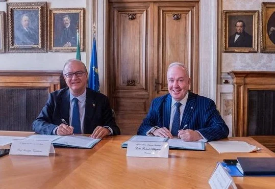 Scuola, accordo MIM-NIAF per valorizzare l’emigrazione italiana in America