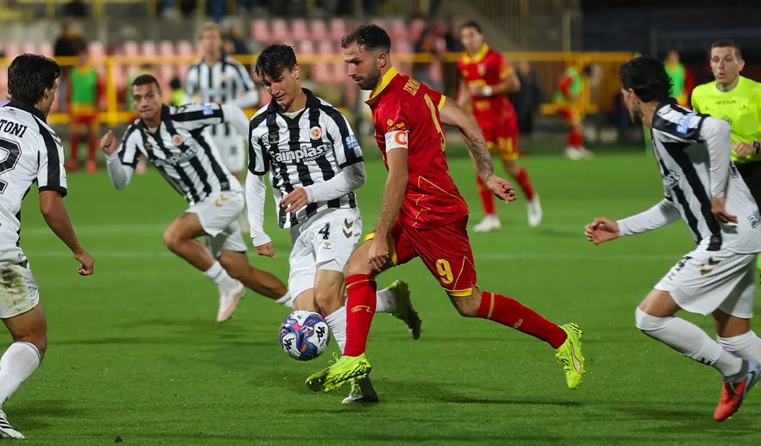 Ascoli Calcio - Picchio show, sei gol al Ceravolo contro il Catanzaro