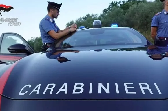 Rapina una barista armato di coltello, arrestato nel Fermano 