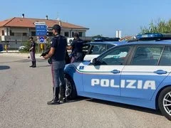 47enne teramano avvicina un anziano e gli propone l’acquisto di gioielli falsi. Riesce a spillargli 1000 euro