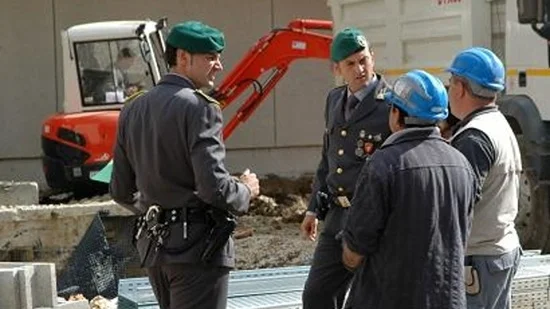 Finanza nei cantieri, caporalato in appalti pubblici in 8 regioni