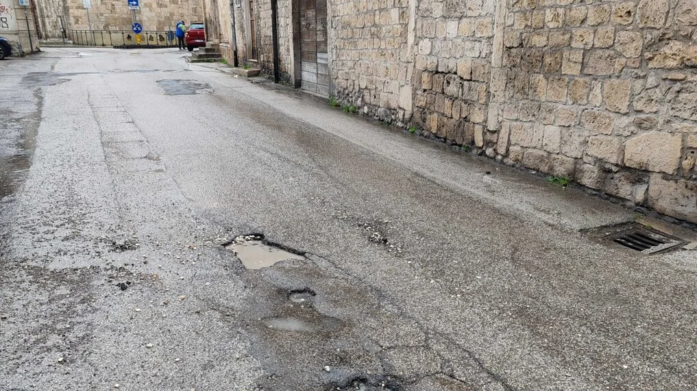 Ascoli Piceno - Strade malmesse e buche: maxi piano di lavori previsto dal Comune