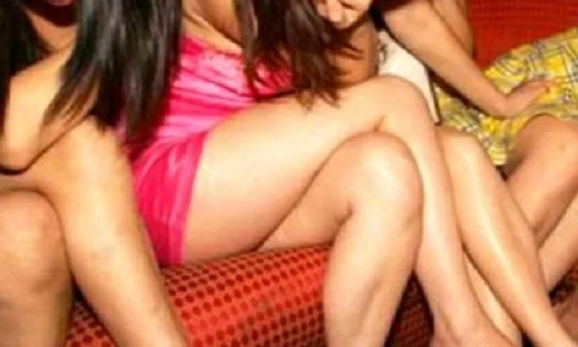 Massaggi 'hot' nel centro estetico, denunciate due donne