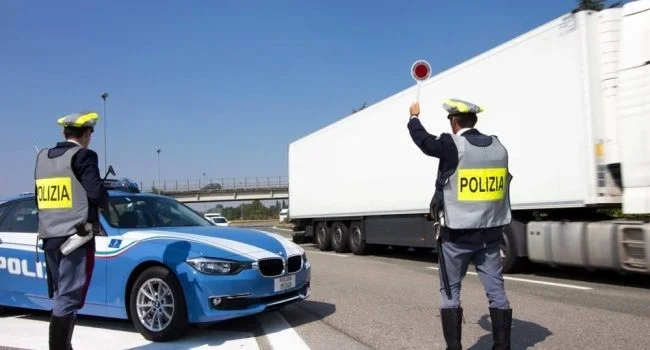 Bloccato a Gorizia un camion carico di scarpe rubate a Fermo