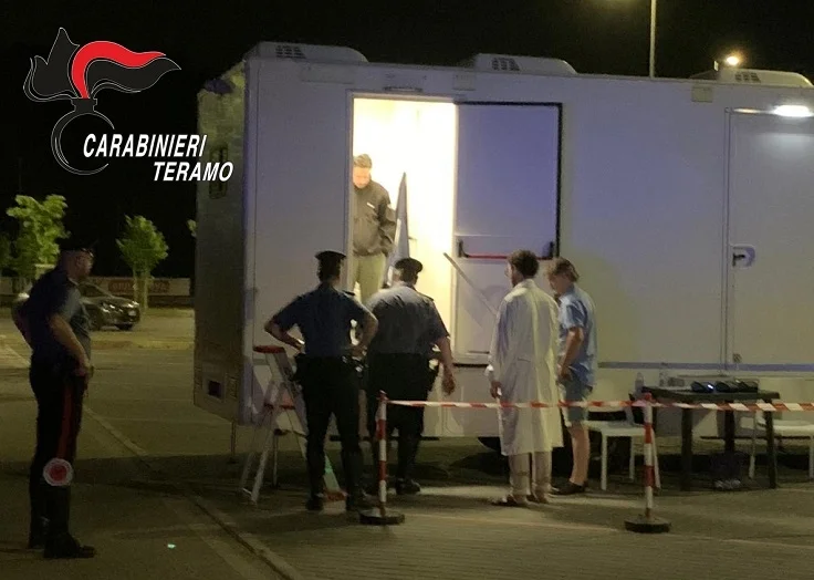 MARTINSICURO, TRASFORMANO LA LORO ABITAZIONE IN UN PUNTO VENDITA PER LO SPACCIO DI DROGA