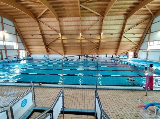 Slitta la riapertura della piscina comunale