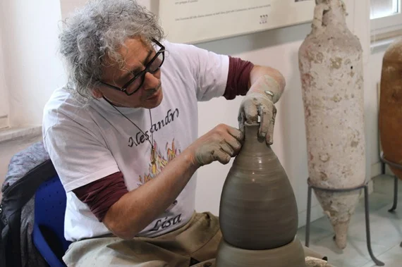 L’ARTE DEL TORNIO AL MUSEO DEL MARE CON IL LABORATORIO “IL GESTO E LA FORMA