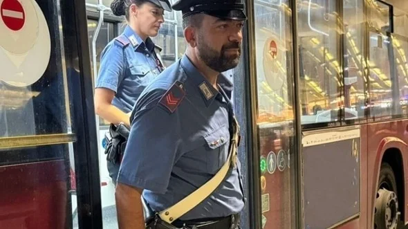 Autista di autobus aggredito ad Ancona, denunciato un 20enne 