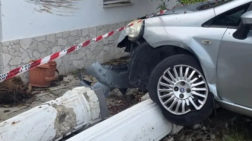 Appignano del Tronto - Auto contro una casa, ennesima tragedia sfiorata