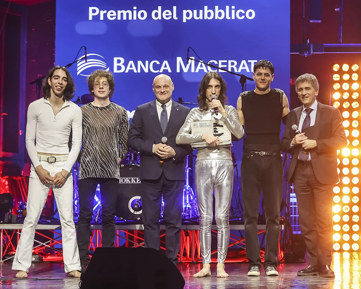 Androgynus incanta Musicultura e vince il Premio del Pubblico Banca Macerata  Oggi si esibirà il primo dei quattro marchigiani in gara: Atarde di Ancona
