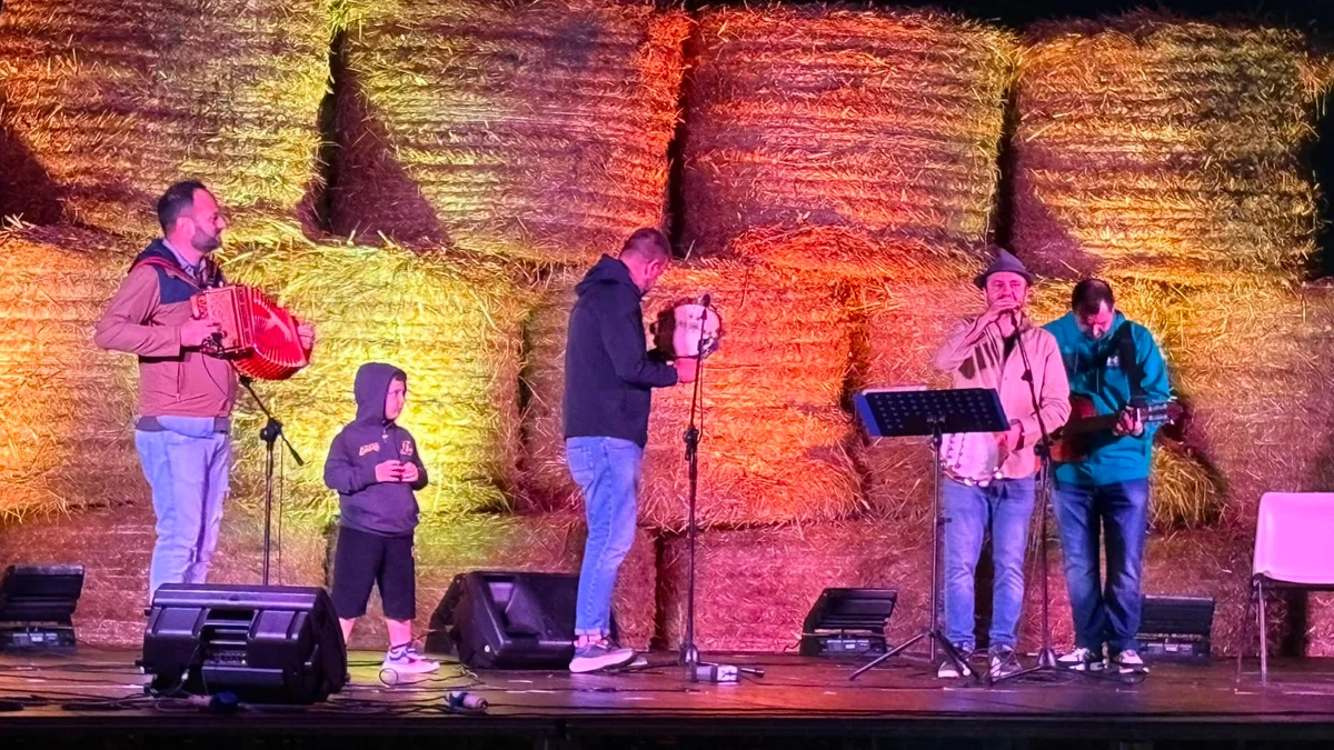 Grande successo per la prima edizione di “Parole di Paglia” a Maltignano: tre giorni di teatro, circo, musica e cultura rurale