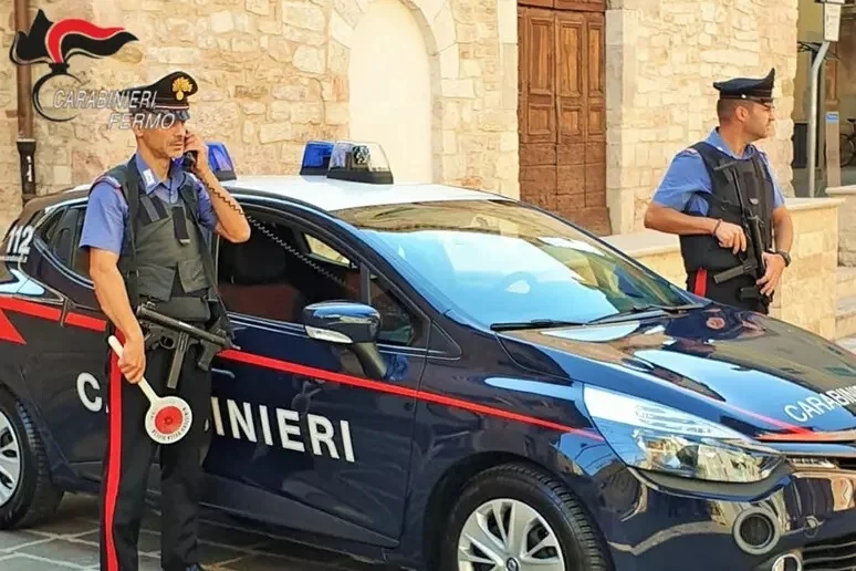 Sorvegliati speciali sorpresi in auto, un arresto e una denuncia