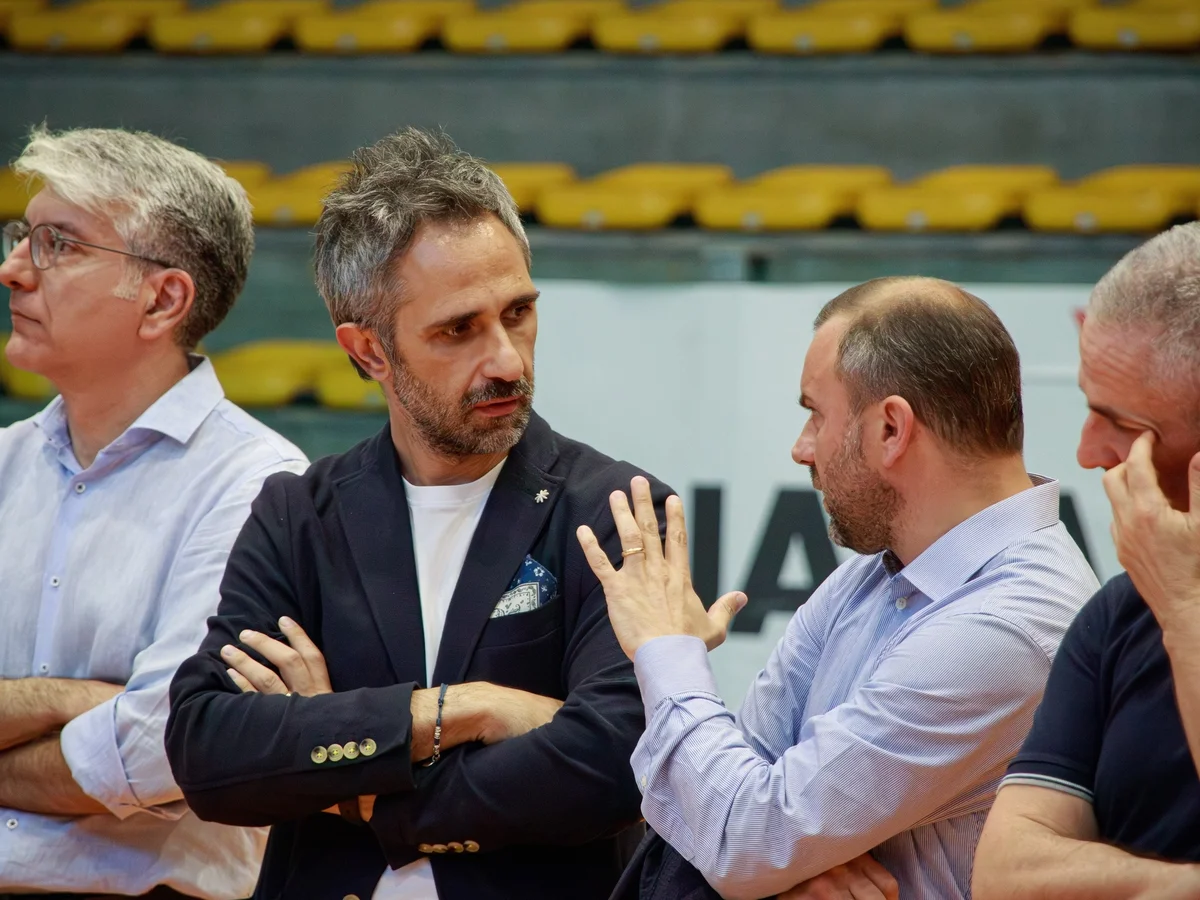 Tante istituzioni locali al fianco della Yuasa Battery al lavoro per la Superlega