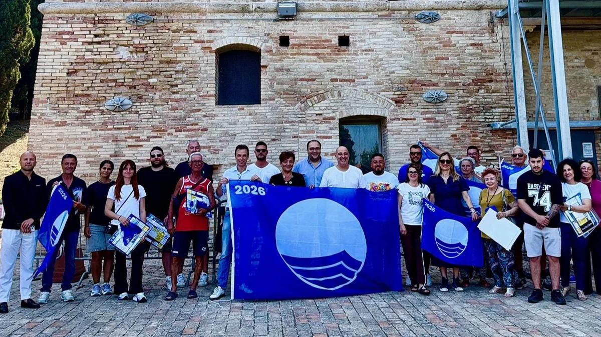 Consegnate le bandiere blu agli operatori turistici di Martinsicuro e Villa Rosa