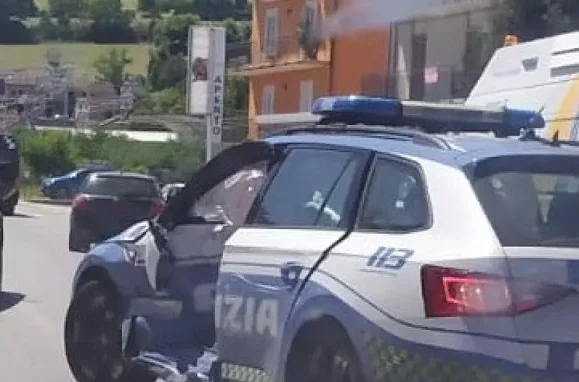 Incidente sulla S.S. Adriatica, coinvolta auto della polizia stradale 