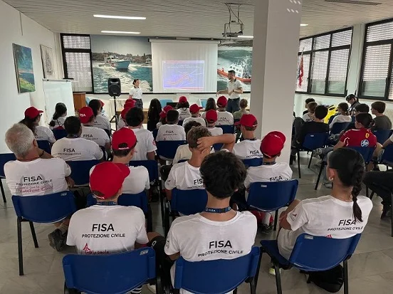 LA GUARDIA COSTIERA DI SAN BENEDETTO DEL TRONTO APRE LE PORTE AI GIOVANI
