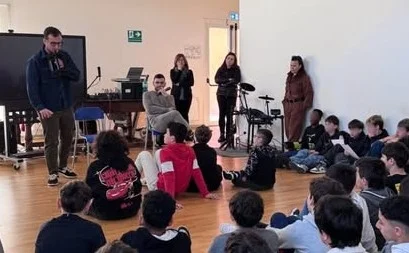 Fermana, dal campo di calcio ai banchi di scuola