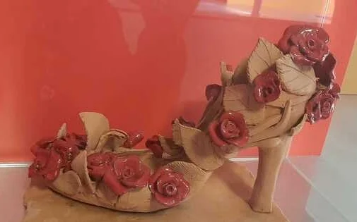 La Scarpa di Eva torna ad Ascoli Piceno, l'opera di Tomassini chiude il lungo tour in Italia