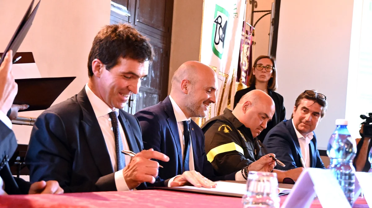 FIRMATO IL PROTOCOLLO PER LA NUOVA CASERMA DEI VIGILI DEL FUOCO DI PESARO E URBINO