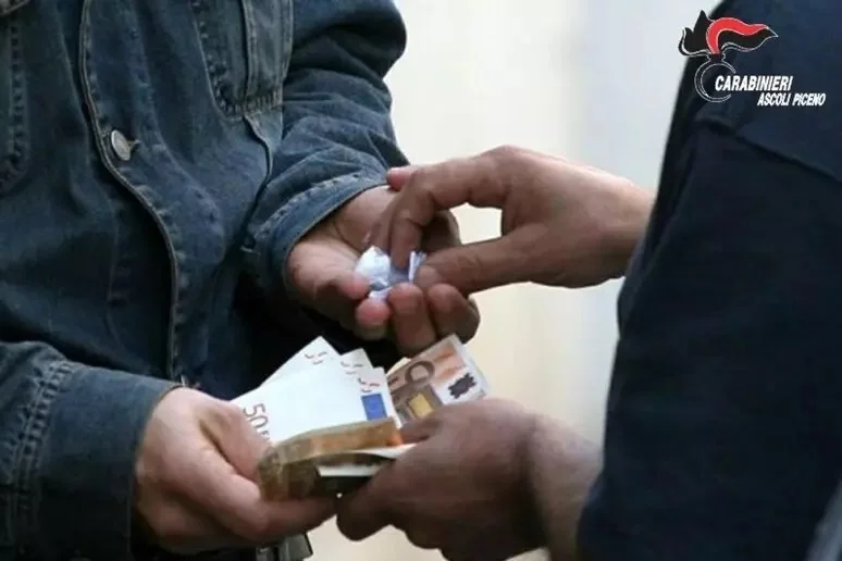Oltre 500 cessioni di cocaina tra Ascoli e Teramo, quattro gli arresti