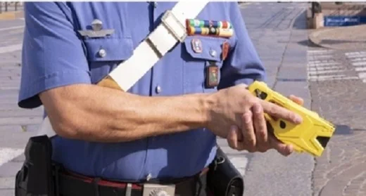 Bloccato dopo una fuga dai Carabinieri, muore durante il trasporto in ospedale 