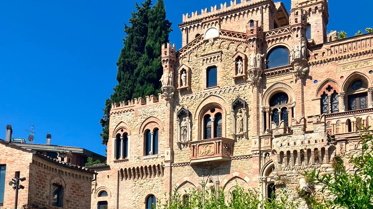 Castello Della Monica: completata anche la riqualificazione del giardino e dell'area esterna