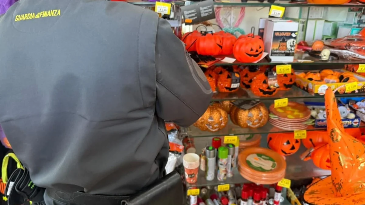 Operazione “Halloween sicuro”: sequestrati dalla Guardia di Finanza di Teramo oltre 27.000 prodotti irregolari