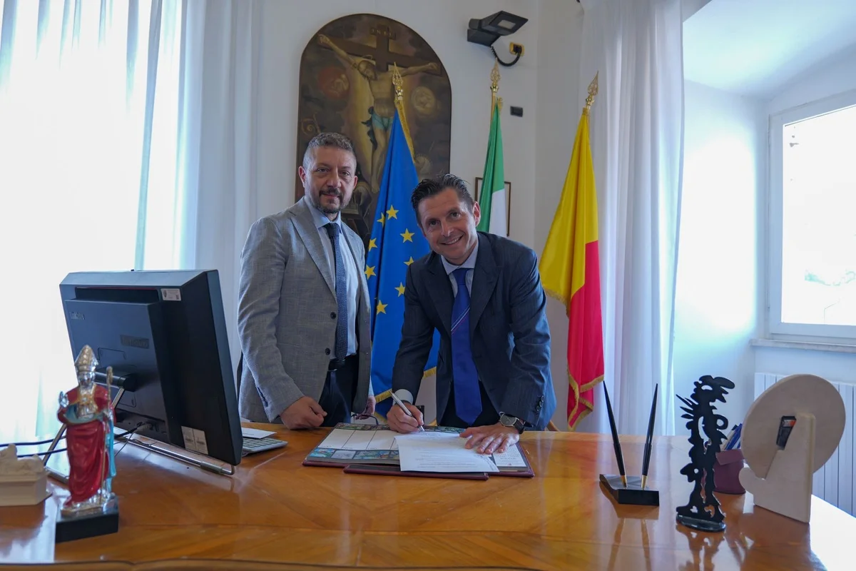 Ascoli Piceno - Marco Fioravanti firma in Comune e avvia il secondo mandato da sindaco